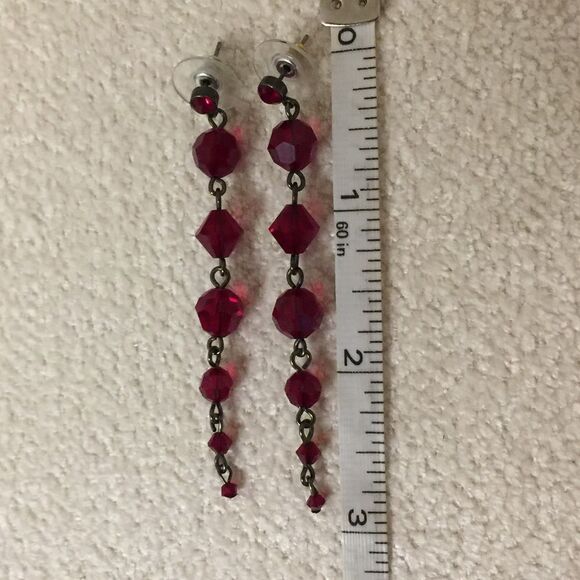 Cache red earrings - Picture 6 of 8